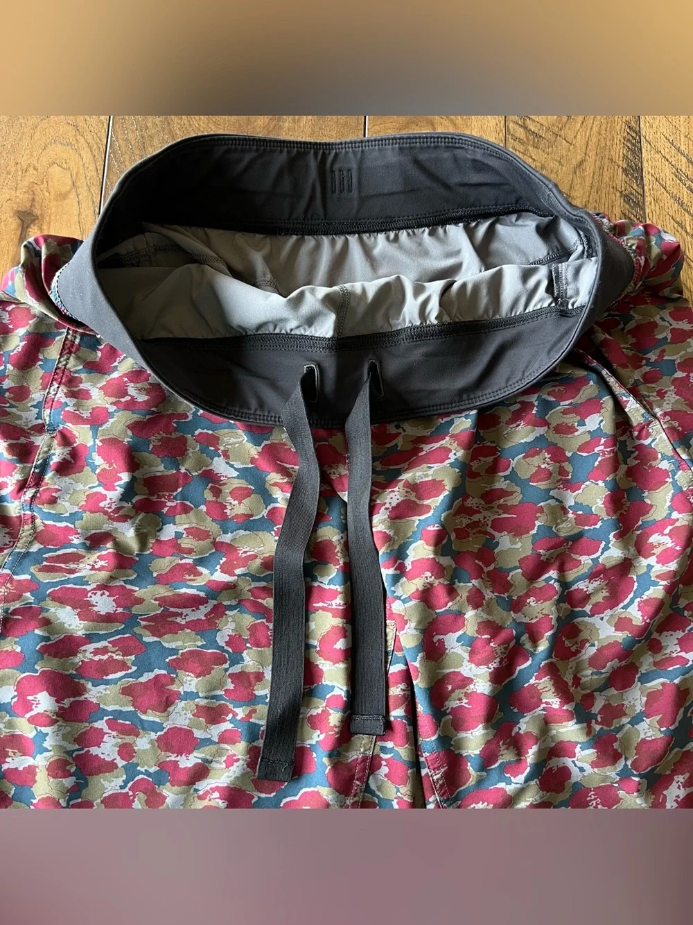 LULULEMON T.H.E. Short Luxtreme 11” Men’s L No Liner Mini Urban Leopard Slate